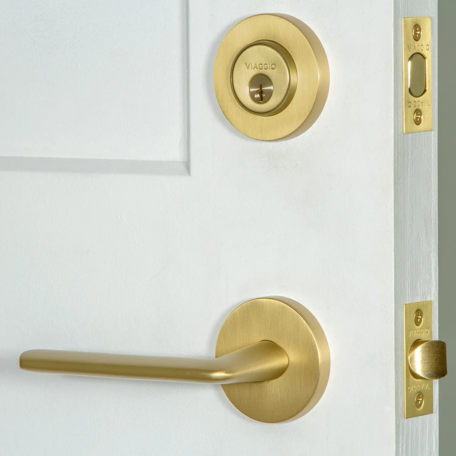 Circolo Rosette Entry Set with Brezza Lever in Satin Brass