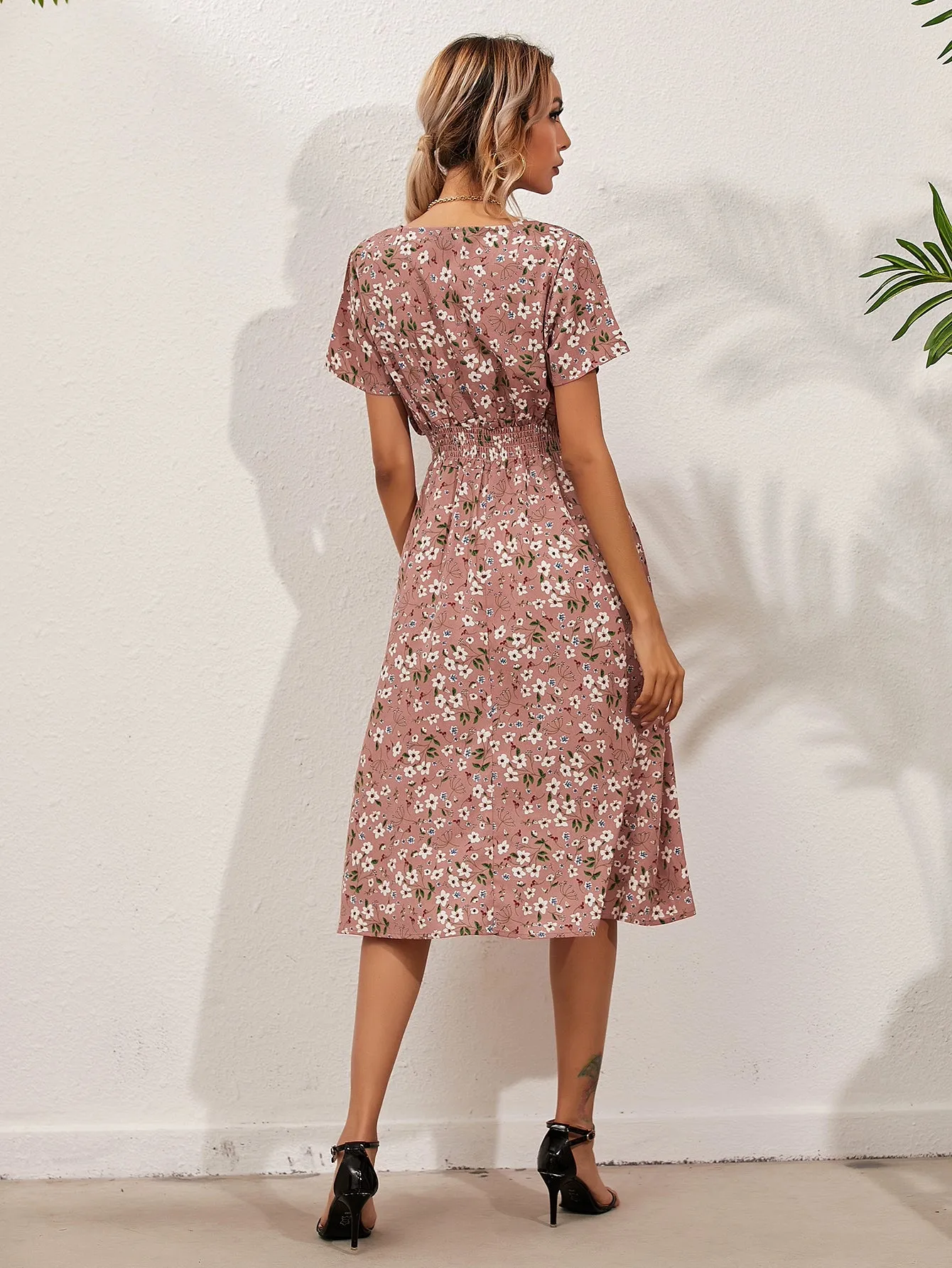 Fresh and Stylish Slim-Waist A- line Floral Dress