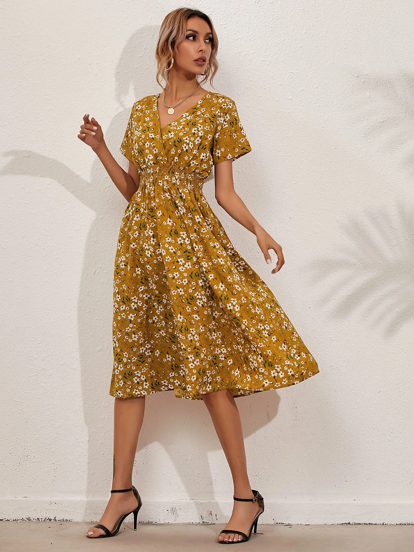 Fresh and Stylish Slim-Waist A- line Floral Dress