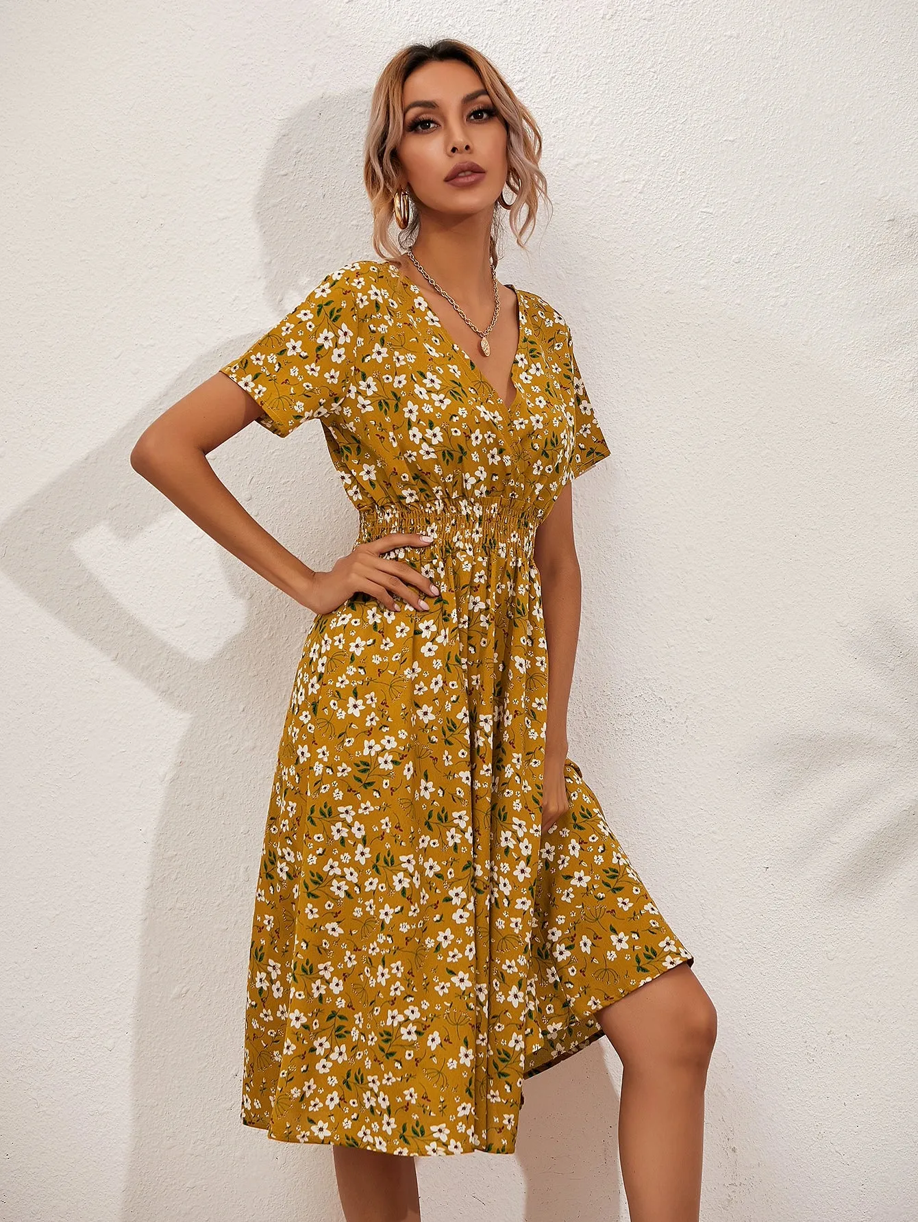 Fresh and Stylish Slim-Waist A- line Floral Dress